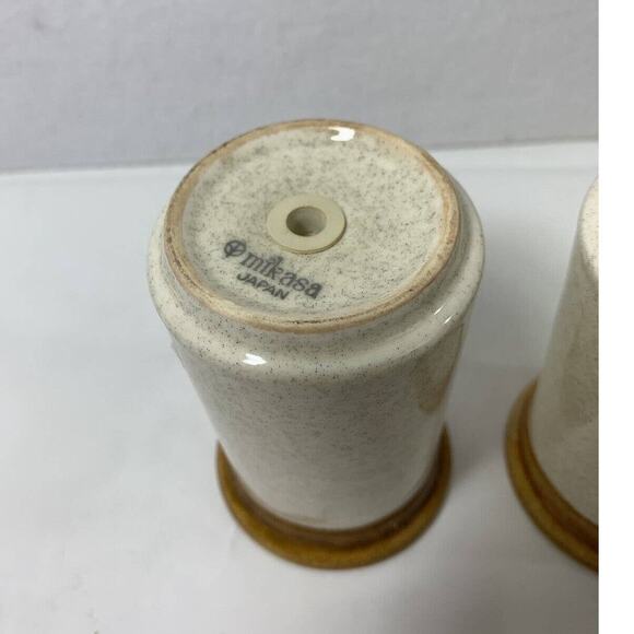 Vintage Mikasa Salt and Pepper Shaker Set Stone Manor Stoneware F5800 Japan - Picture 11 of 11